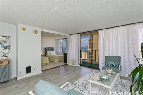Waikiki Banyan(unit#2608)