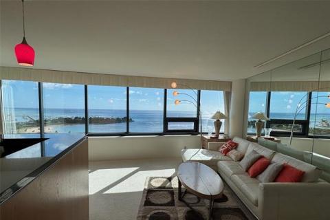 Nauru Tower(unit#2105)