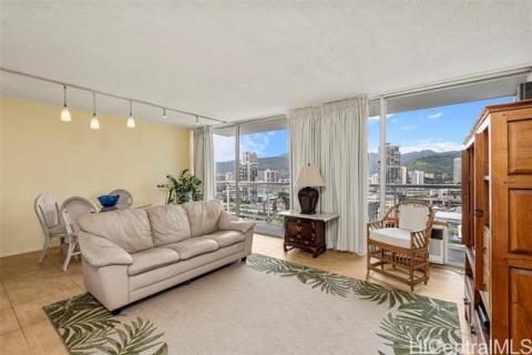 2233 Ala Wai(unit#18C)