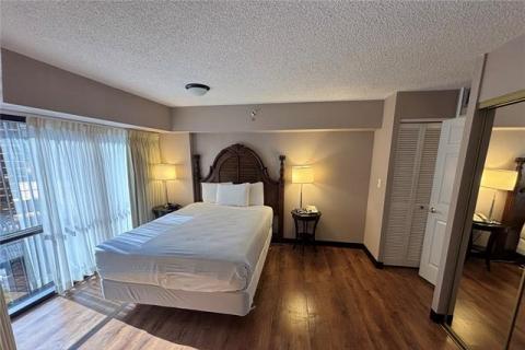 Executive Centre(unit#1607)