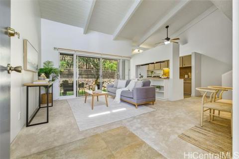 Chateau Newtown Vlg 1(unit#1-101)