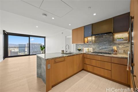 Victoria Place(unit#3303)