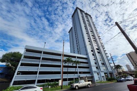 Twenty One Hundred(unit#703)