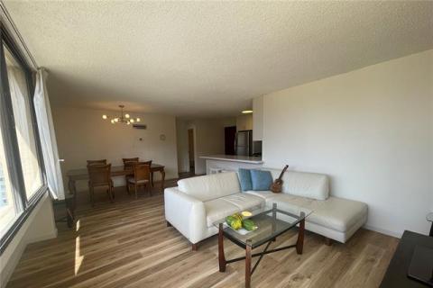 Aloha Towers(unit#1204 (12D))