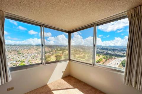 Pearlridge Square(unit#3903)