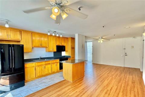 Alexander Towers(unit#1502)