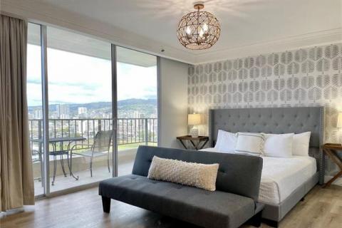 Royal Garden At Waikiki(unit#1612)