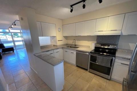 Ala Wai Plaza(unit#528)