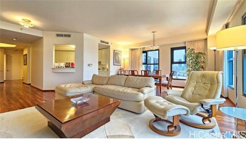 Queen Victoria Residences(unit#502)