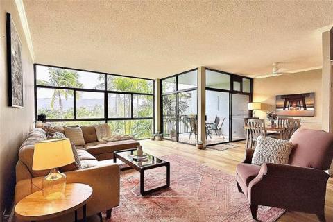 Windward Harbour(unit#11/311B)