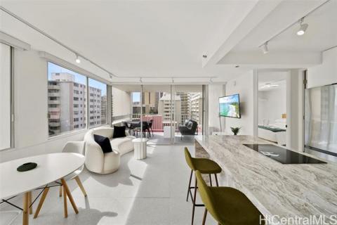 Pacific Monarch(unit#807)