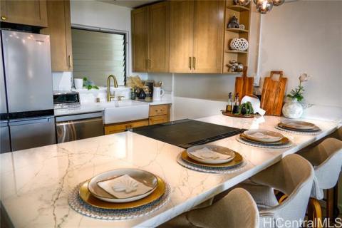 Colonnade on the Greens(unit#5/1105)