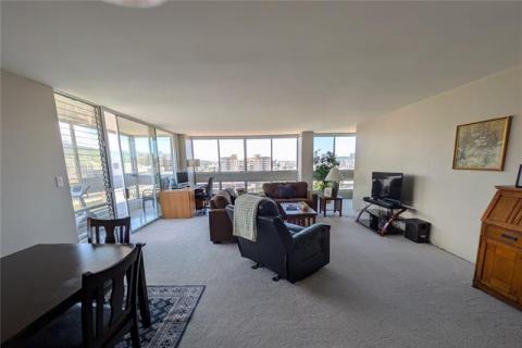 Banyan Tree Plaza(unit#1206)