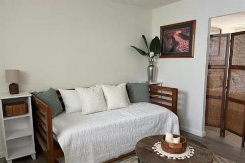 Cabana At Waikiki(unit#304)