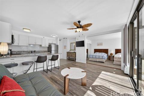Waikiki Banyan(unit#1108)