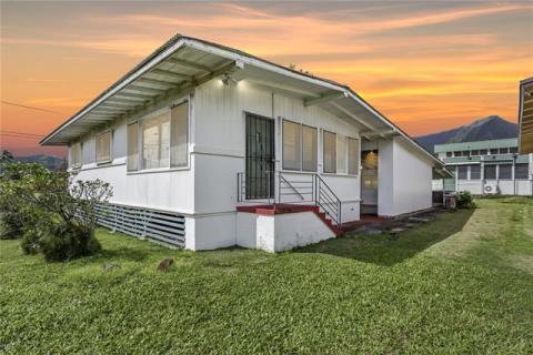 KANEOHE TOWN