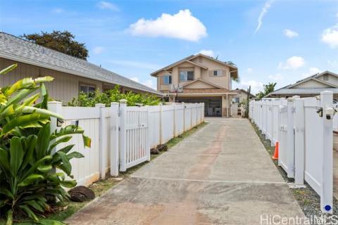 EWA GEN KULA LEI