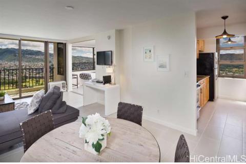 Waikiki Banyan(unit#3513)