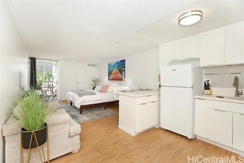 Tradewinds Plaza(unit#601)