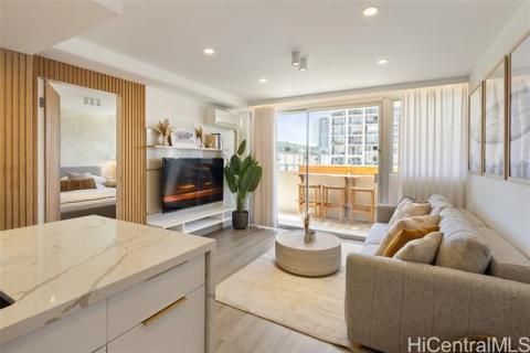 Aloha Surf Hotel(unit#PH-F (1605))