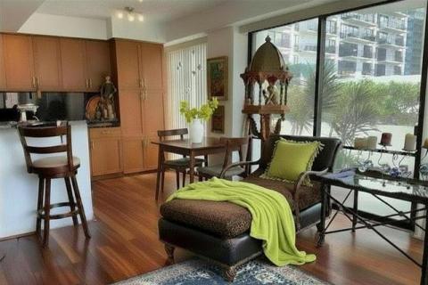 Harbor Square(unit#706)