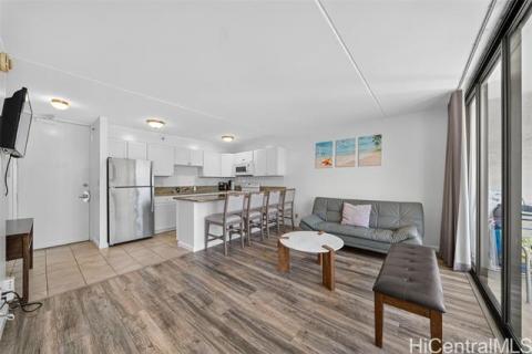 Waikiki Banyan(unit#1803-1)