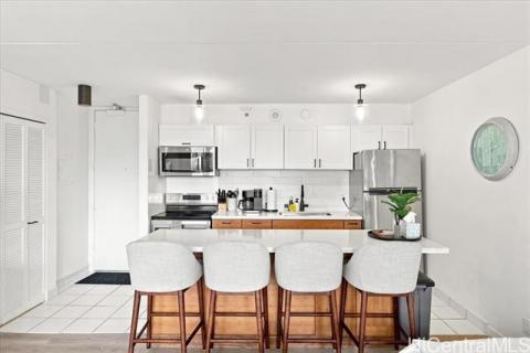 Waikiki Banyan(unit#1510-T2)