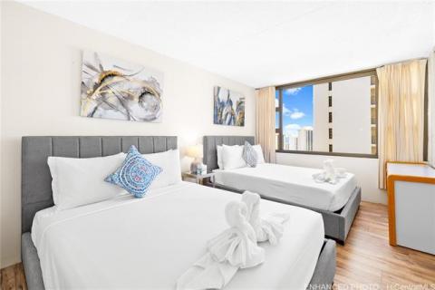 Waikiki Banyan(unit#2204-T2)